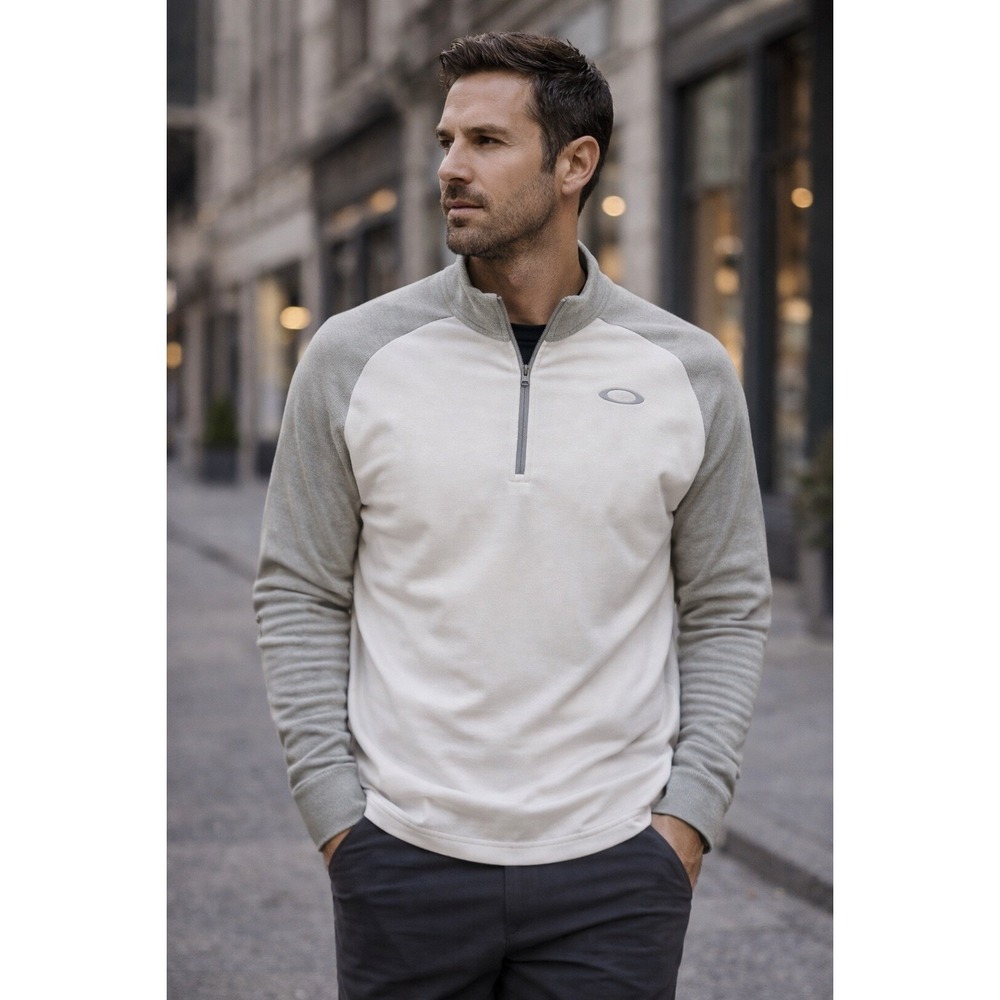 Oakley‎ Mens XL Quarter Zip Pullover Sweater Grey White Regular Fit Activewear